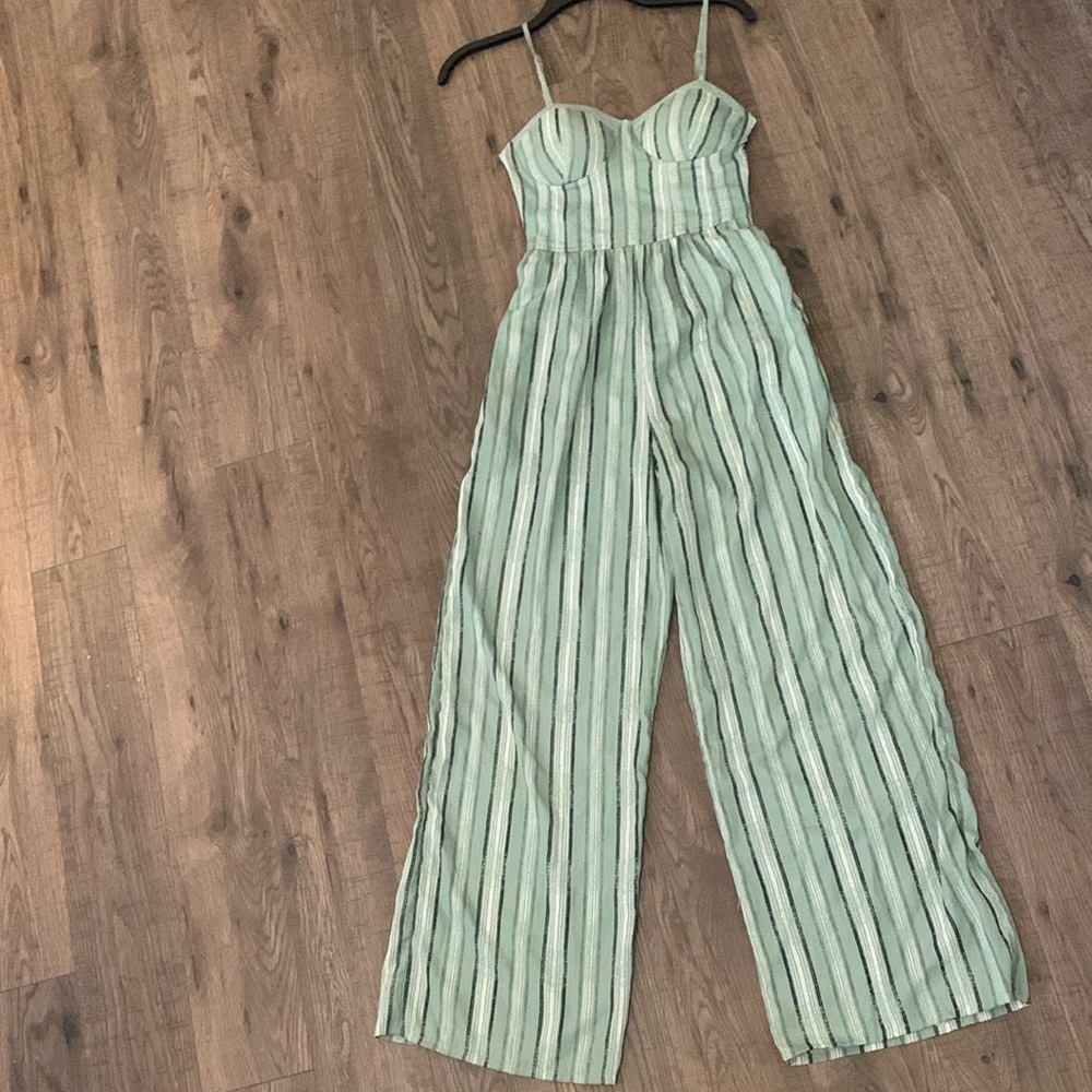 Green Ruched Sweetheart jumper for any occasion formal or casual!
